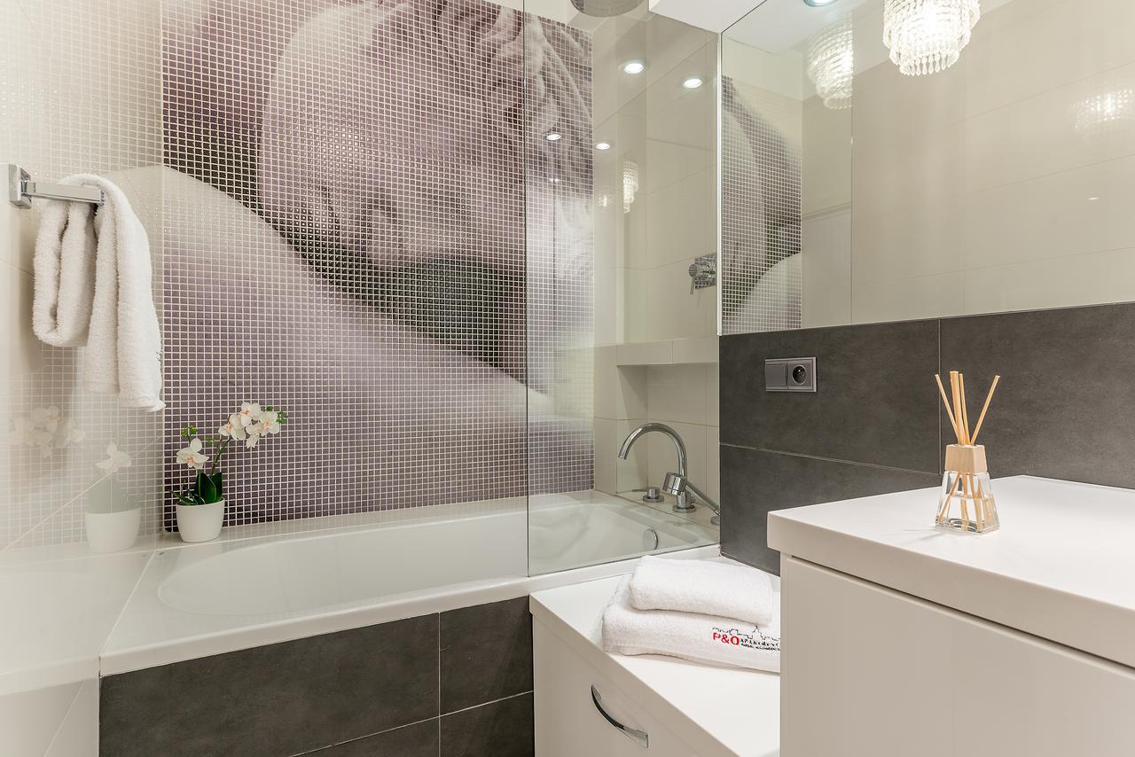 P&O Apartments Metro Nowy Swiat ワルシャワ エクステリア 写真